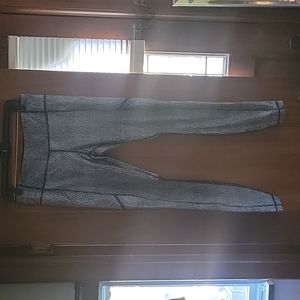 Womens black and white lululemon leggings